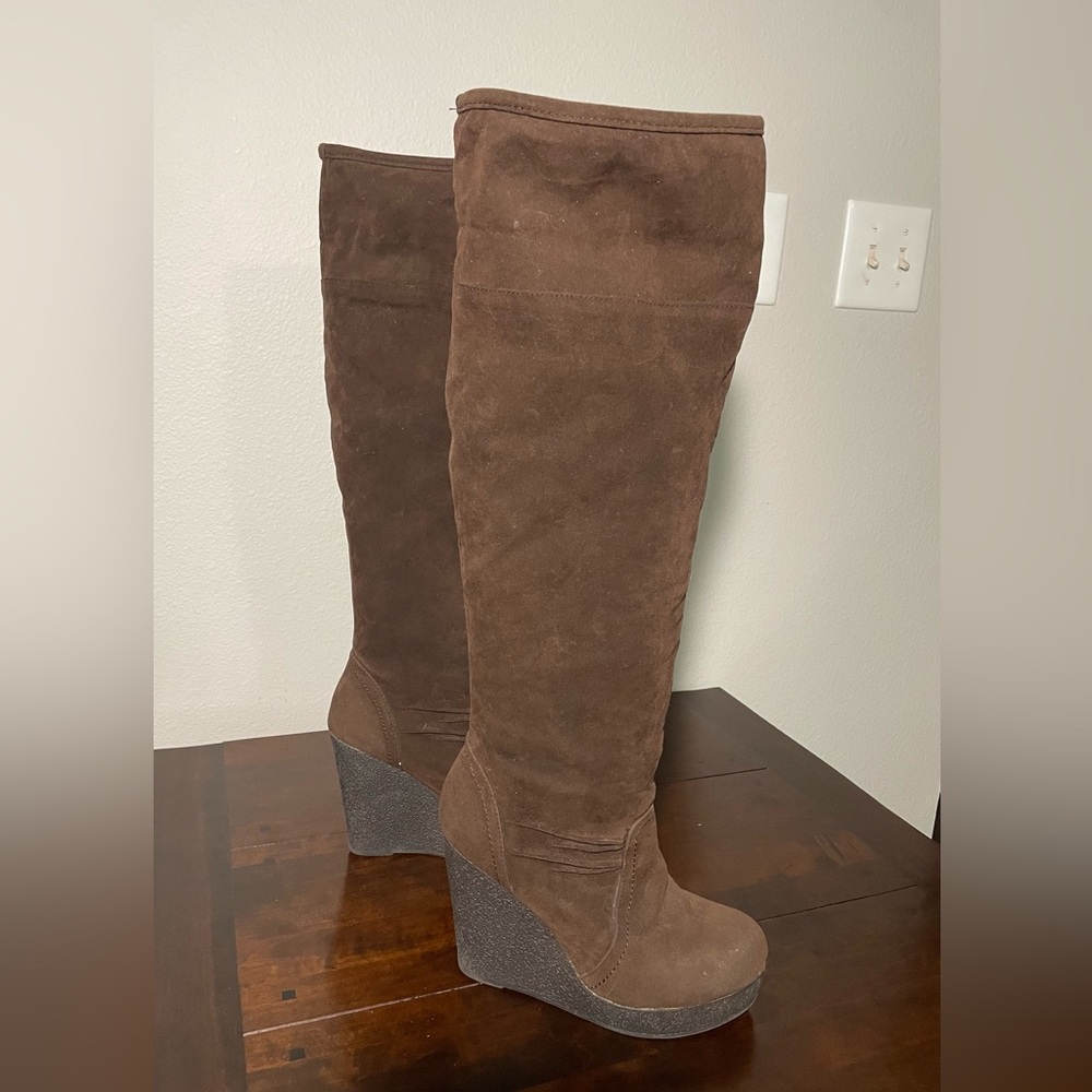 Brown Knee-High, Faux Fur, Platform, Wedge Boots. Size 8